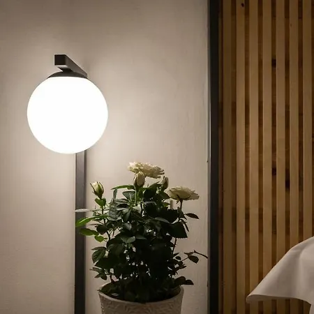 Oda ve Kahvaltı Dome 4*