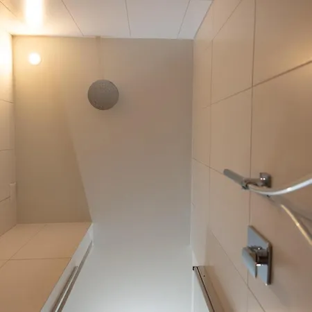 Dome Oda ve Kahvaltı 4*